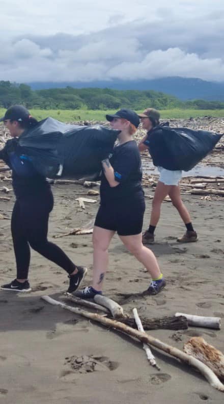  Removing trash from Playa Guacalillo